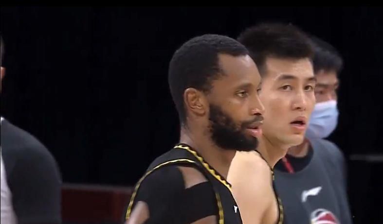 yuk阿姨满脸都是